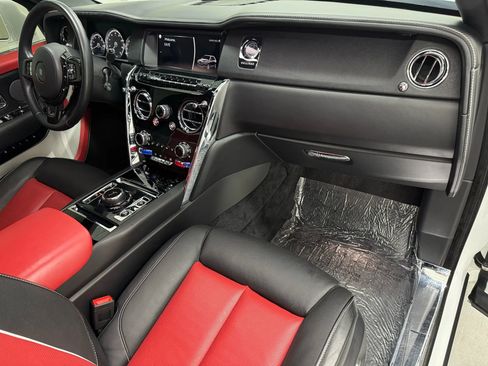 Used 2020 Rolls-Royce Cullinan image 11