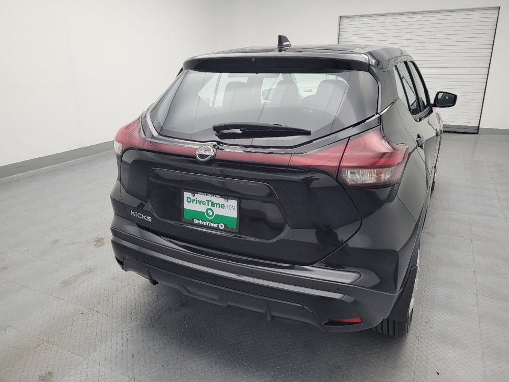 Used 2023 Nissan Kicks S FWD image 7