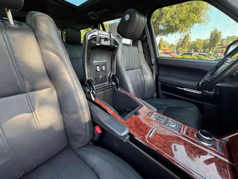 Used 2017 Land Rover Range Rover HSE image 41