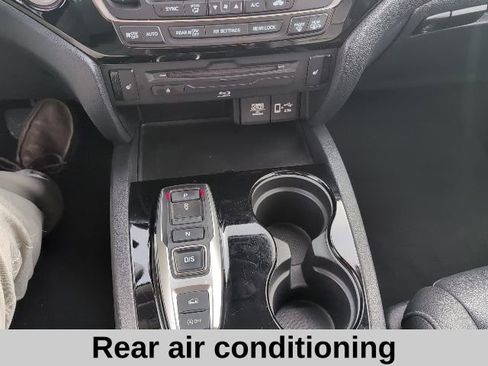 Used 2021 Honda Pilot Touring image 6