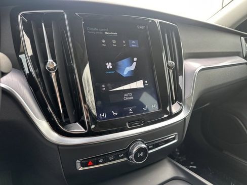 Used 2019 Volvo S60 T6 Momentum w/ Multimedia Package image 20