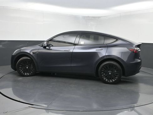 Used 2024 Tesla Model Y Long Range AWD/4WD image 40