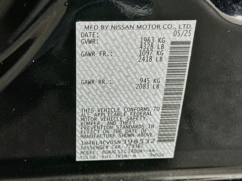 Used 2025 Nissan Altima 2.5 SR FWD image 12