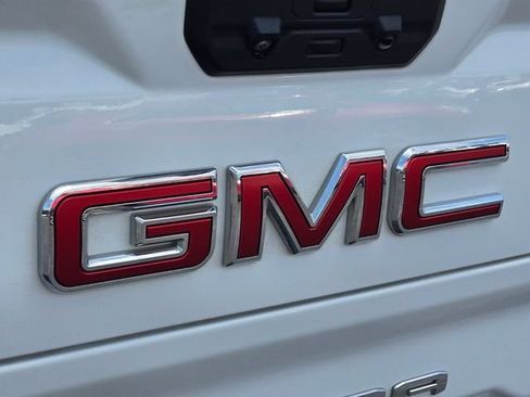 Used 2025 GMC Sierra 1500 SLT w/ SLT Premium Plus Package AWD/4WD image 18
