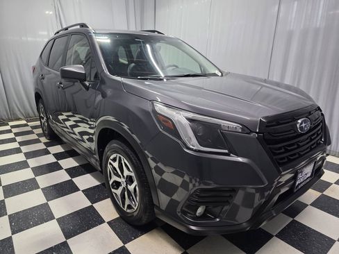 Certified 2023 Subaru Forester Premium AWD/4WD image 3