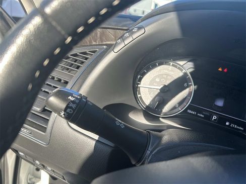 Used 2024 INFINITI QX80 Luxe image 28