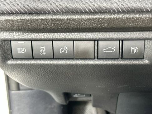 Used 2025 Toyota Camry SE w/ Convenience Package FWD image 22
