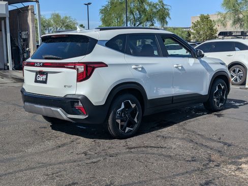 New 2026 Kia Seltos EX FWD image 3
