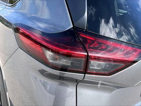 Certified 2025 Nissan Rogue SV FWD image 29