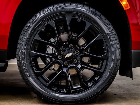 Used 2022 Chevrolet Suburban LT w/ Luxury Package image 35