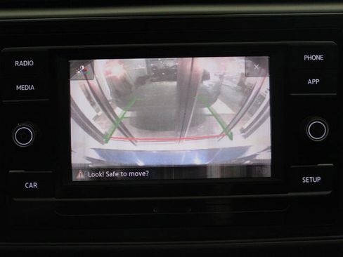 Used 2018 Volkswagen Atlas S image 21