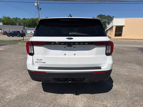 New 2026 Ford Explorer Active RWD image 7