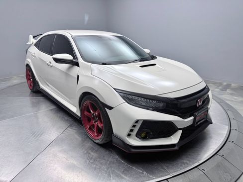 Used 2019 Honda Civic Type R image 3