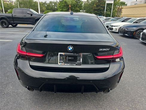 Used 2025 BMW 330i Sedan w/ M Sport Package RWD image 4