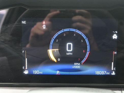 Used 2025 Chevrolet Trax ACTIV FWD image 13