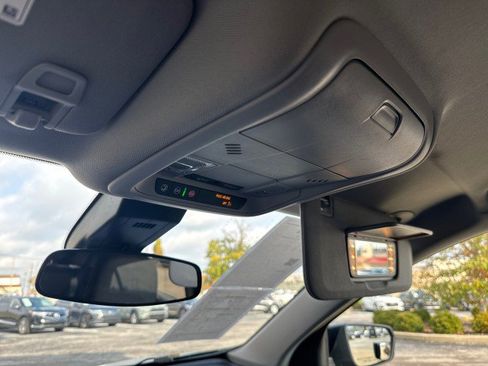 Used 2023 Chevrolet Equinox LT w/ Driver Convenience Package image 13