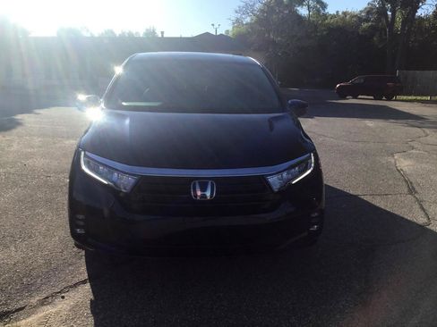 Used 2023 Honda Odyssey EX-L image 2