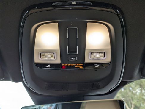 Certified 2023 Volvo XC60 B5 Ultimate w/ Climate Package image 24