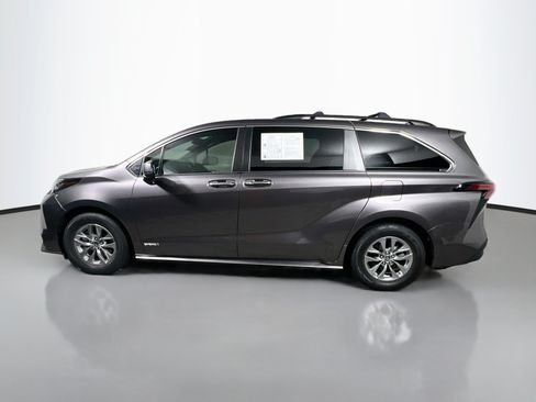 Used 2021 Toyota Sienna XLE FWD image 9