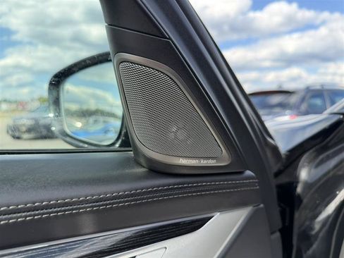 Used 2018 BMW 750i RWD image 12