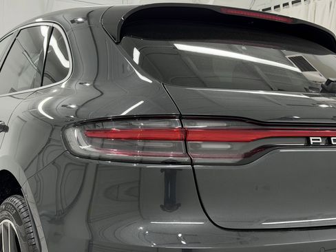 Certified 2025 Porsche Macan image 18
