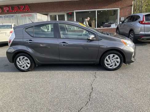 Used 2014 Toyota Prius C Two image 4
