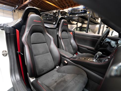 Used 2021 Porsche 718 Boxster Spyder image 75