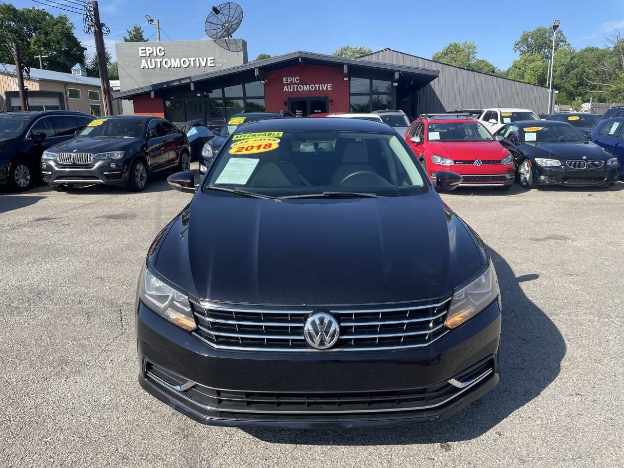 Used 2018 Volkswagen Passat 2.0T S FWD image 2