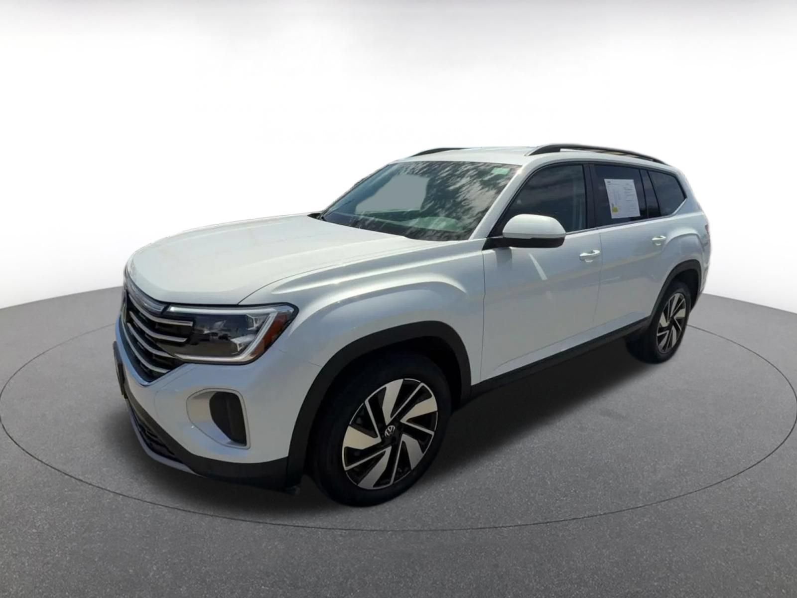 Used 2026 Volkswagen Atlas SE FWD image 7