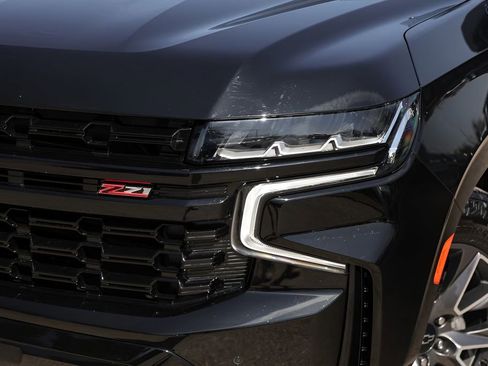 Used 2024 Chevrolet Suburban Z71 w/ Z71 Off-Road Package image 3