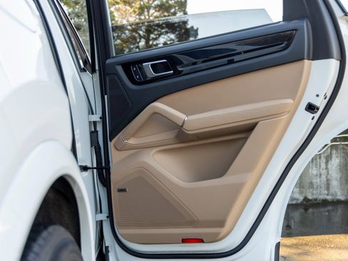 Certified 2023 Porsche Cayenne S image 45