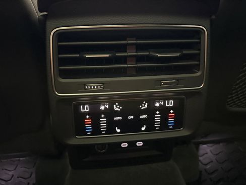 Used 2021 Audi Q7 3.0T Prestige w/ Prestige Package AWD/4WD image 14