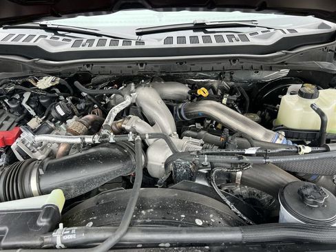 Used 2025 Ford F250 Lariat w/ Chrome Package image 31