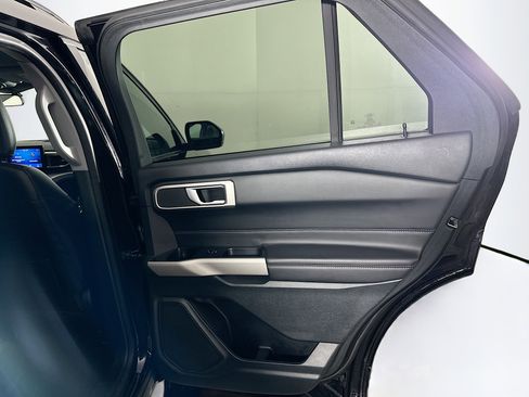 Used 2024 Ford Explorer XLT w/ Equipment Group 202A image 31