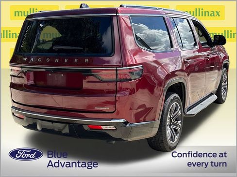 Used 2024 Jeep Wagoneer Series II w/ Flexible Seating Group RWD image 4