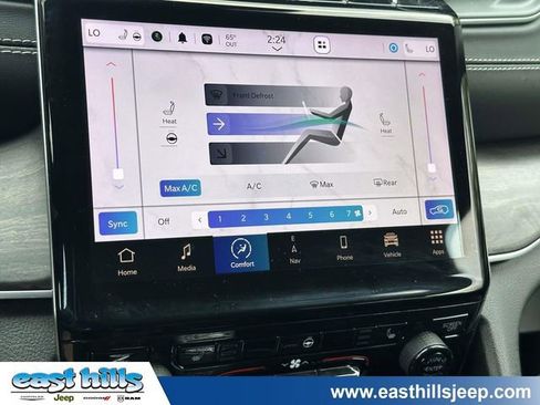 Certified 2023 Jeep Grand Cherokee Limited AWD/4WD image 35