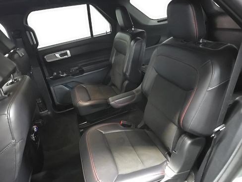 Used 2023 Ford Explorer ST-Line w/ Class IV Trailer Tow Package AWD/4WD image 34