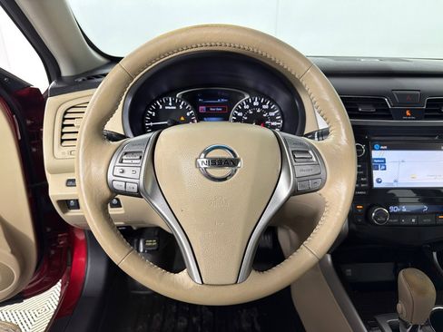 Used 2015 Nissan Altima 2.5 SL w/ Technology Package image 13