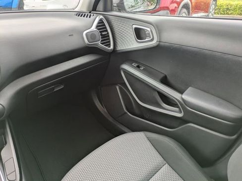 Used 2023 Kia Soul LX w/ Option Group 015 FWD image 17