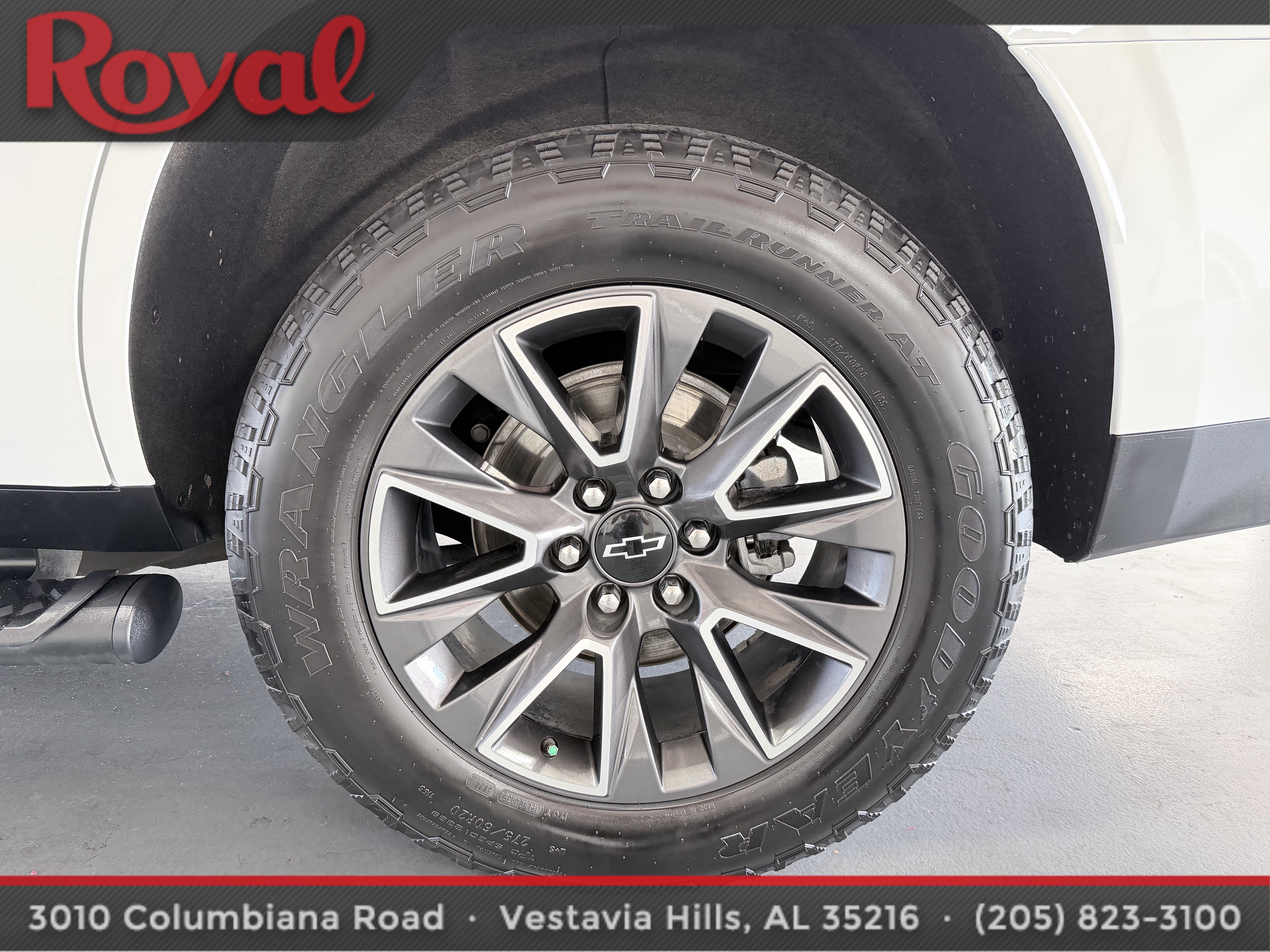 Used 2023 Chevrolet Tahoe Z71 w/ Luxury Package AWD/4WD image 11