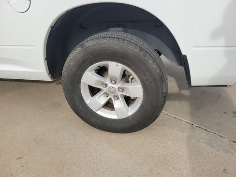 Used 2024 RAM 1500 Classic SLT image 10