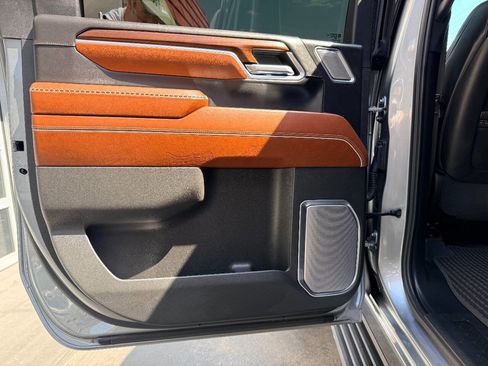 Used 2024 GMC Sierra 2500 Denali Ultimate w/ Max Trailering Package image 40