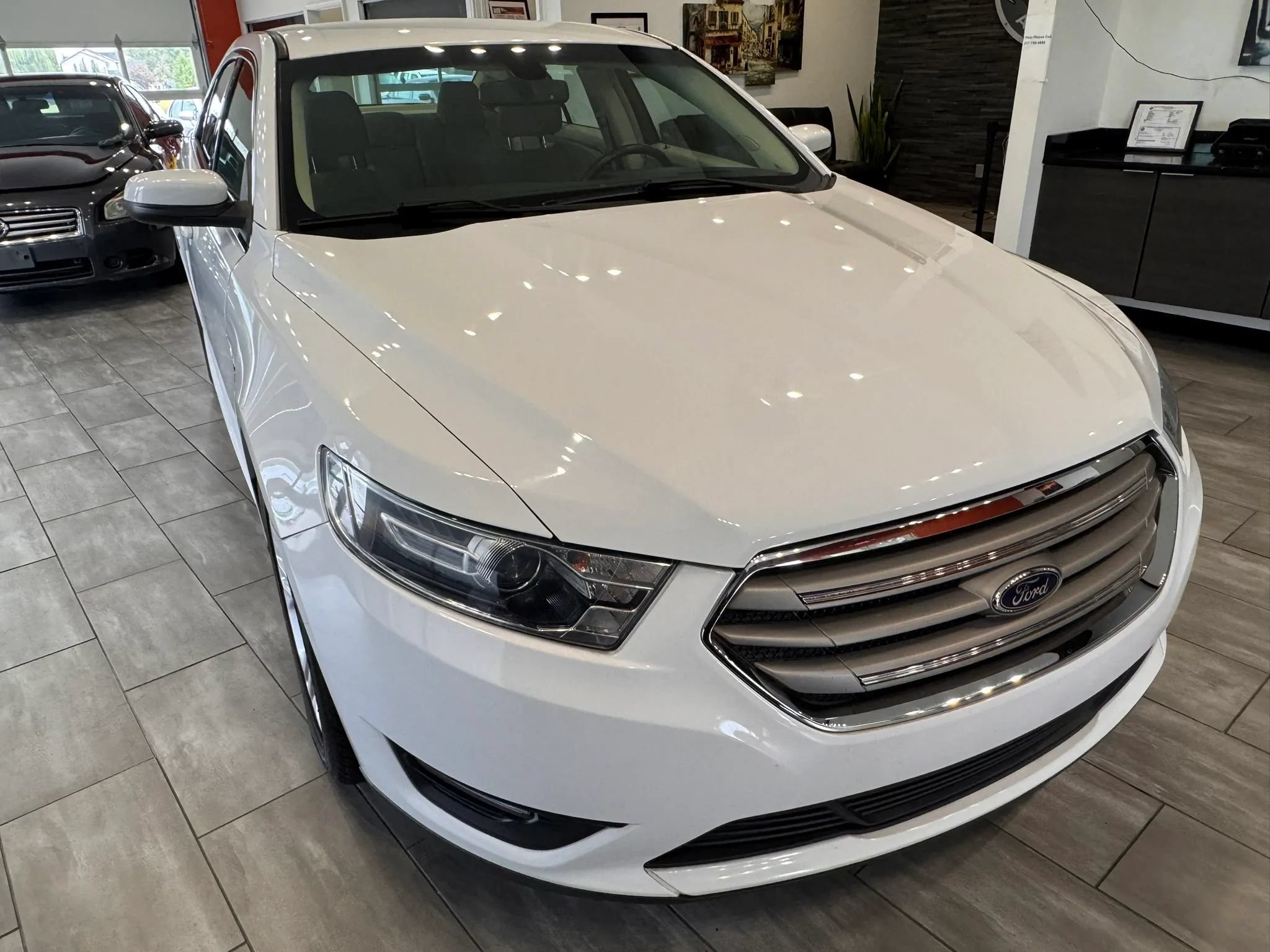 Used 2016 Ford Taurus SEL FWD image 2