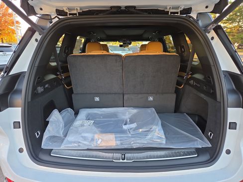 New 2025 Jeep Grand Cherokee L Summit w/ Advanced Protech Group IV image 9