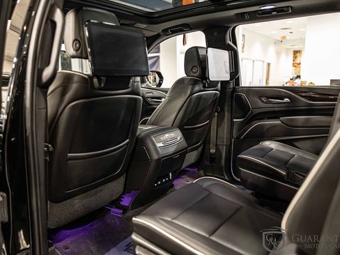 Used 2021 Cadillac Escalade ESV Premium Luxury w/ LPO, Floor Liner Package AWD/4WD image 37