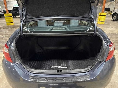 Used 2018 Toyota Corolla LE FWD image 11