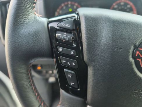 Certified 2025 Nissan Frontier PRO-4X image 18