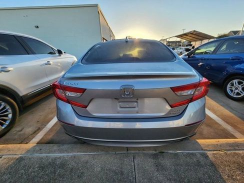 Used 2018 Honda Accord Touring image 5