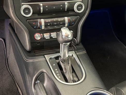 Used 2022 Ford Mustang GT Premium w/ Equipment Group 401A RWD image 17