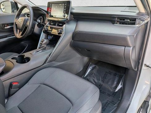 Certified 2021 Toyota Venza LE w/ Carpet Mat Package (TMS) AWD/4WD image 20